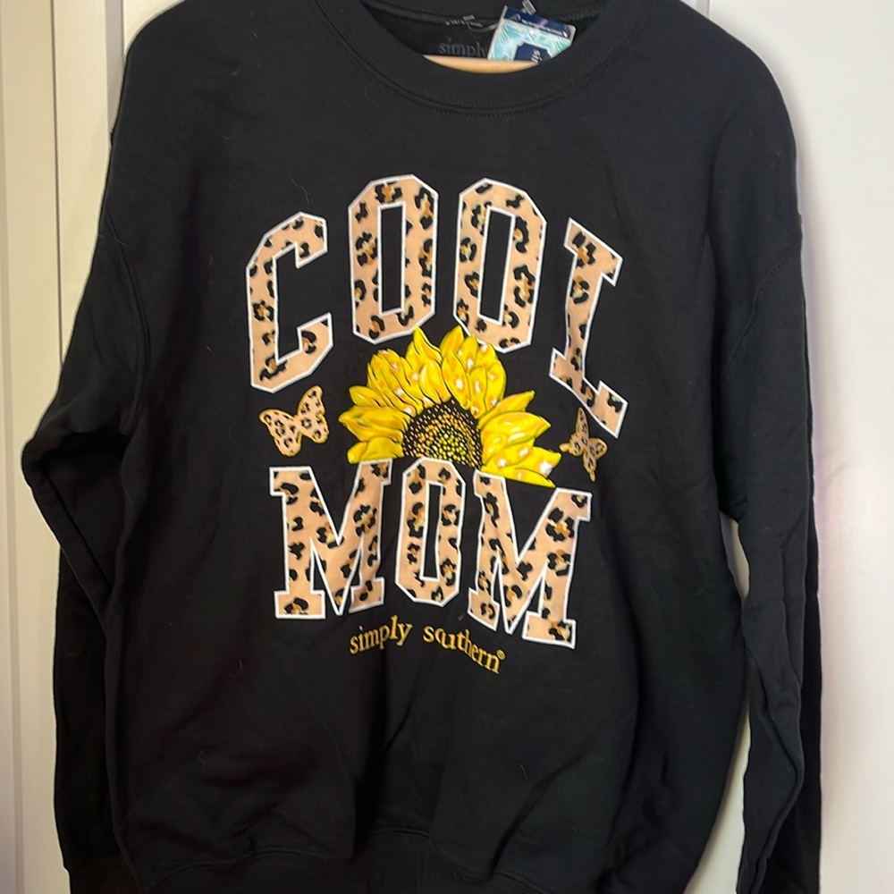 Simply souther black M Cool Mom sweater